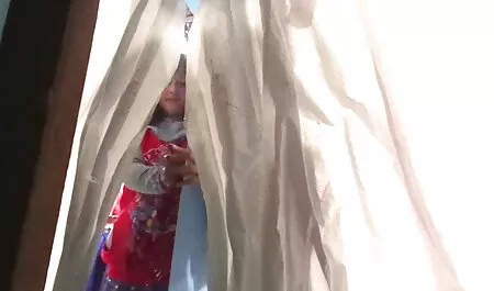 داغ سبزه برهنه با استفاده از یک وسیله ارتعاش و سایت خارجی سکسی نوسان در خودش صفحه اصلی تصویری
